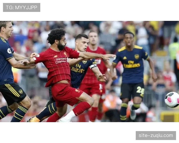 曼联主场取胜收获关键三分 积分榜排名逐步提升