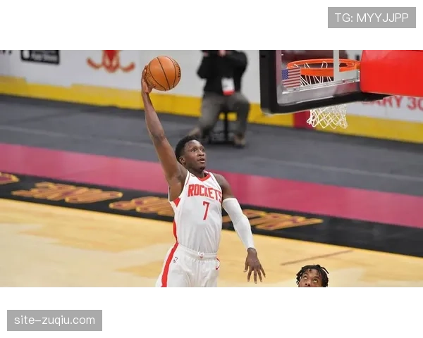 德章泰·默里交易至尼克斯后 场均助攻数据显著上涨