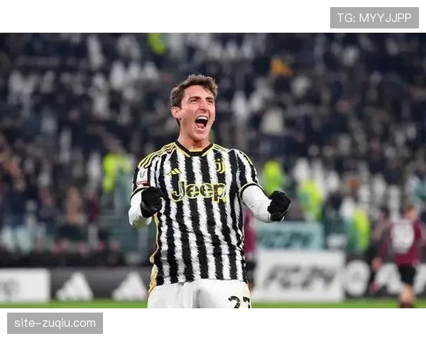 萨索洛边路防守漏洞被尤文利用 坎比亚索多次下底传中